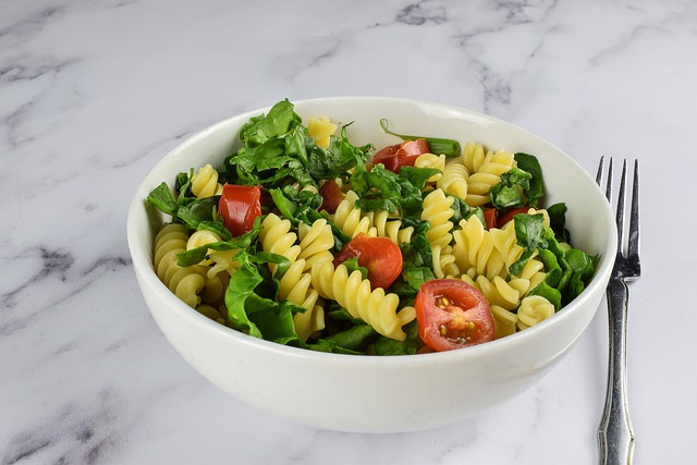 How to Make Vegetable Pasta Salad at Home